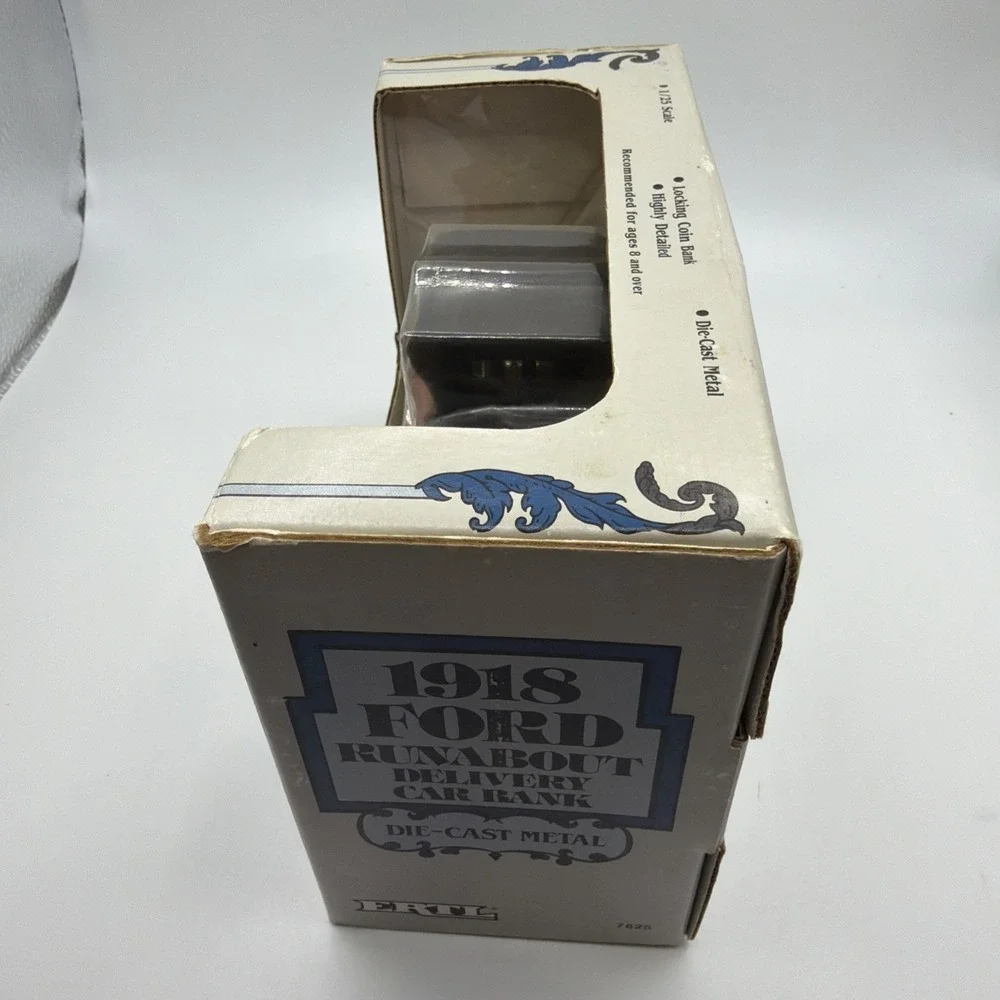 NEW ERTL 1918 Ford Runabout Delivery Car Bank 1/25 Scale V&S Variety Stores 7625